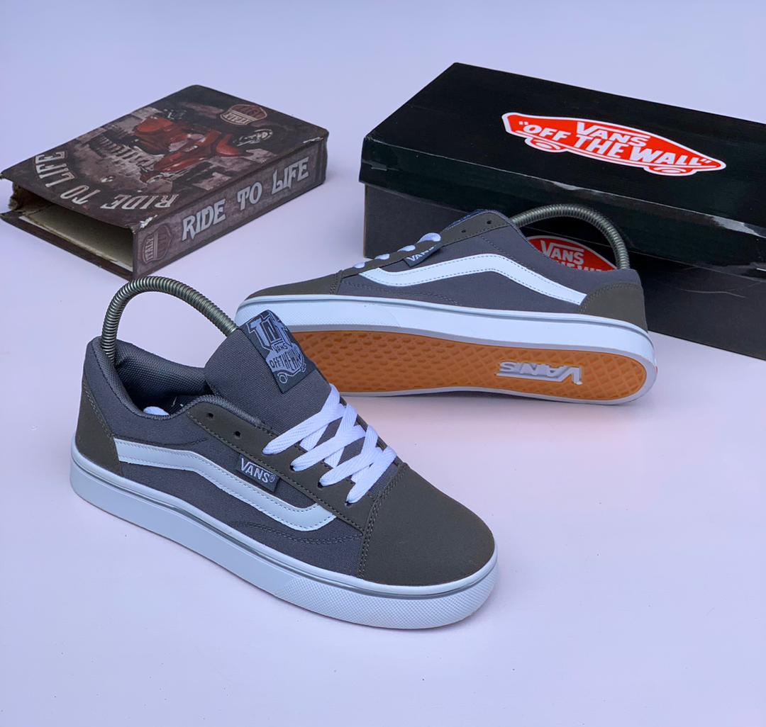 Vans Sneakers