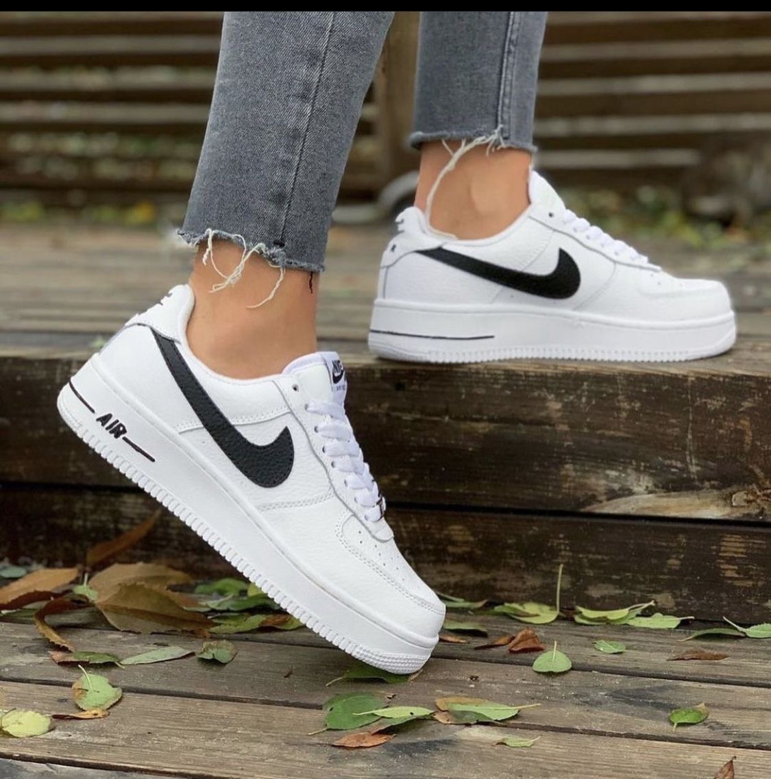 White black touch AF1