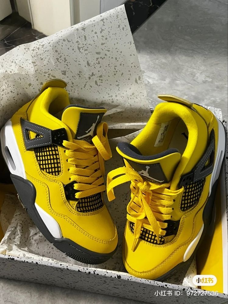 Yellow Jordan 4