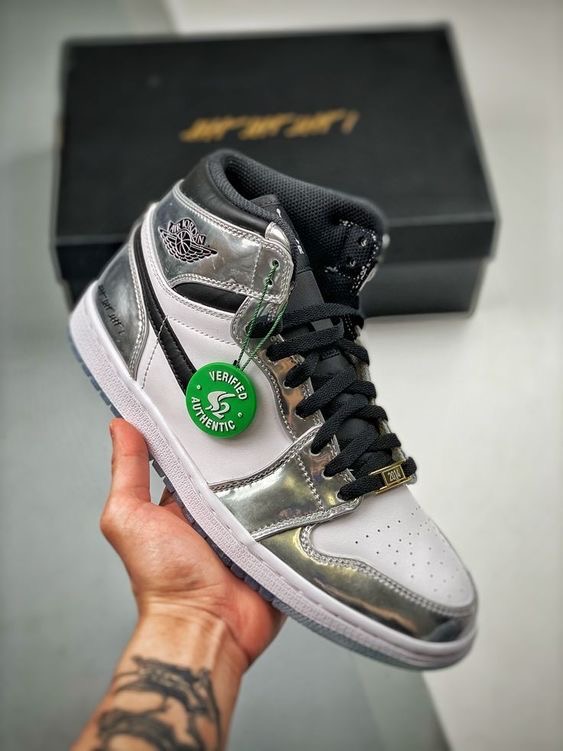 Sliver Hightop Jordan (Premium )