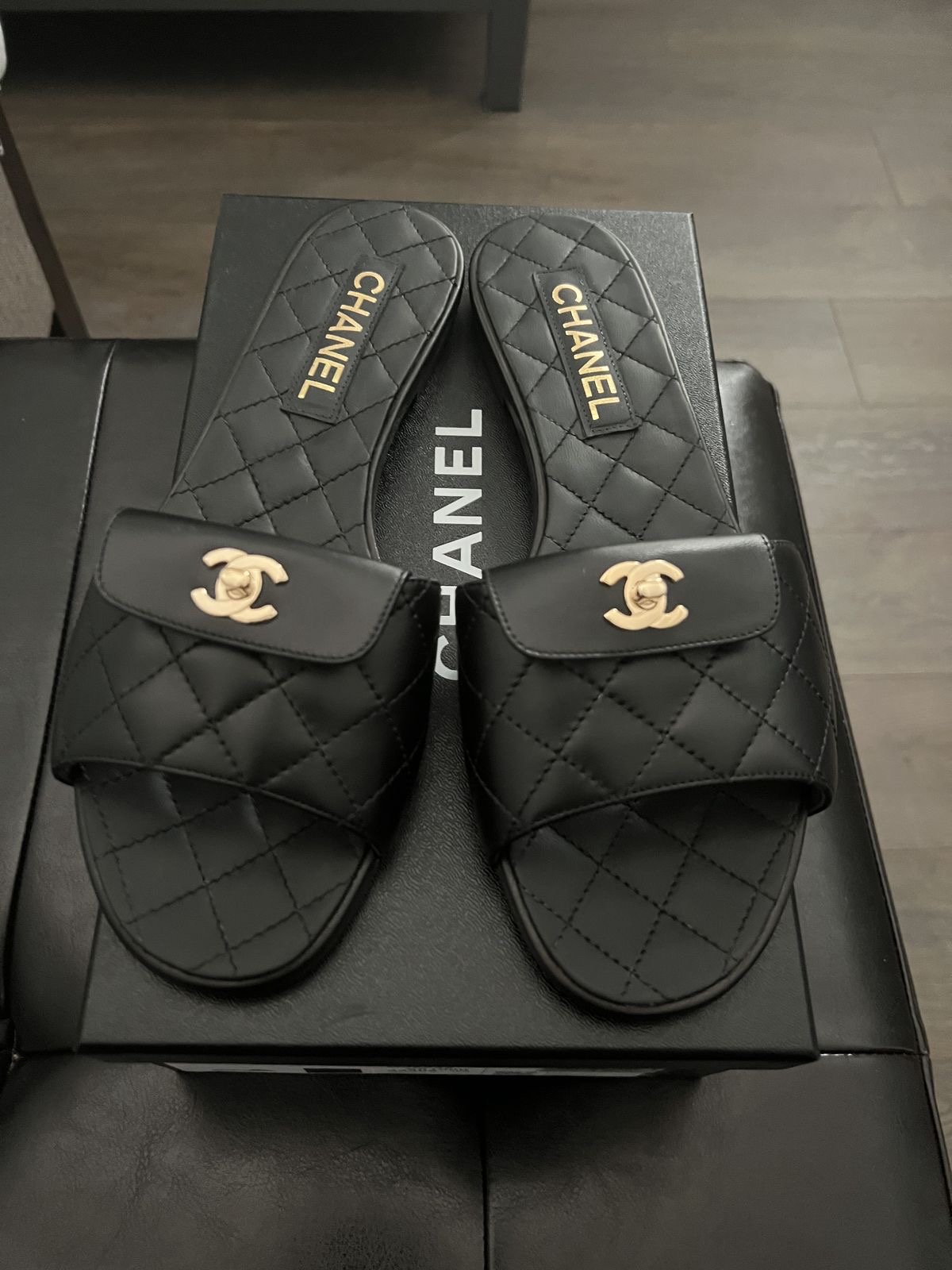 Chanel logo Slippers