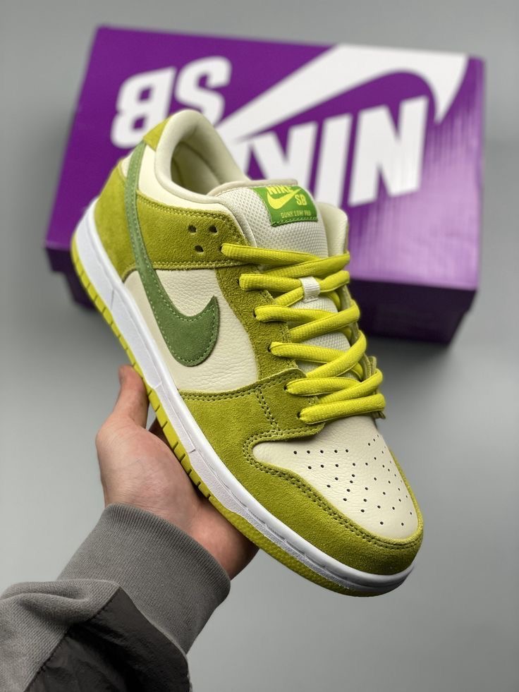 Premium Quality Apple 🍏 SB dunk