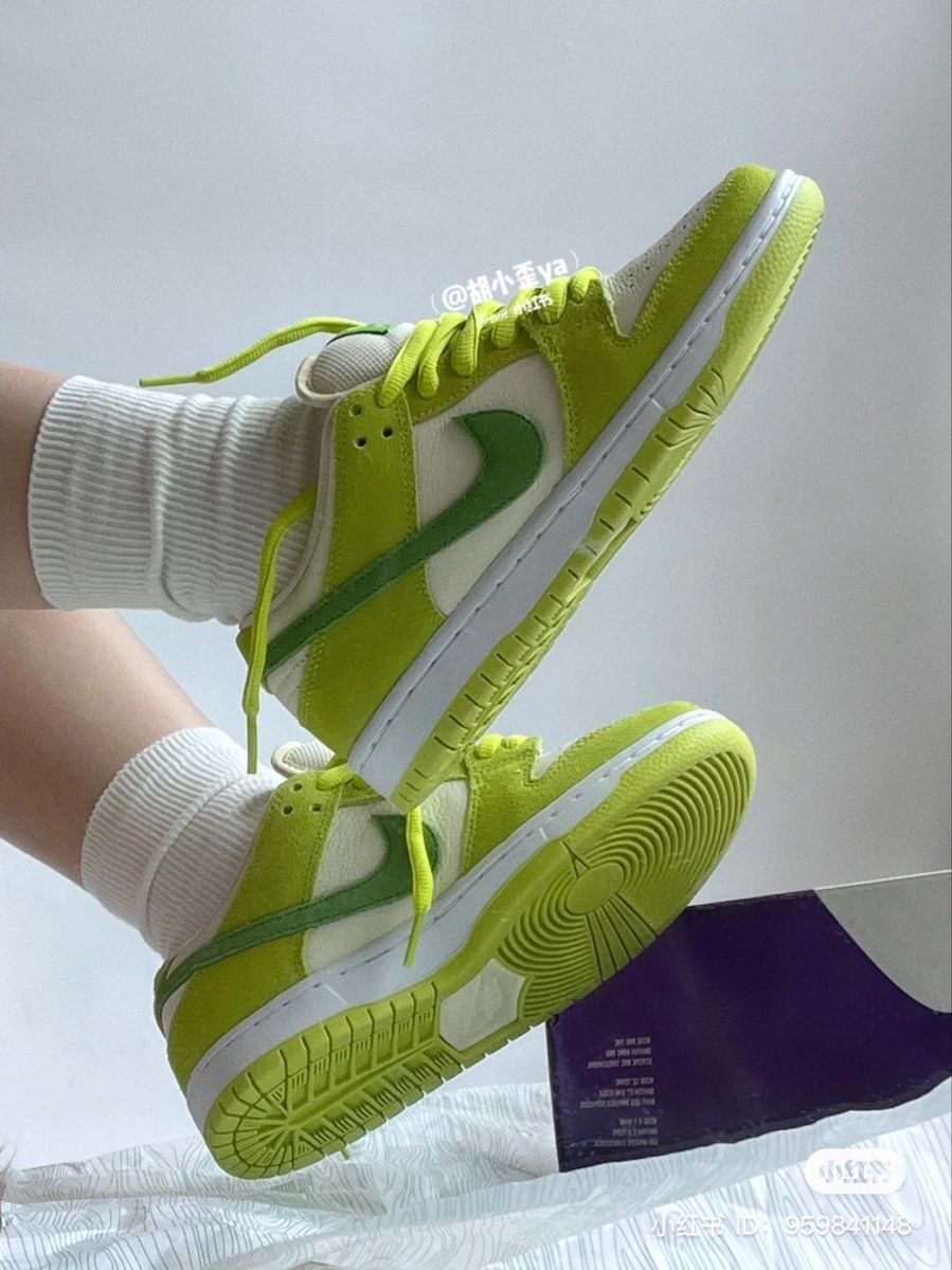 Premium Quality Apple 🍏 SB dunk