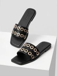 Zara Slippers hole