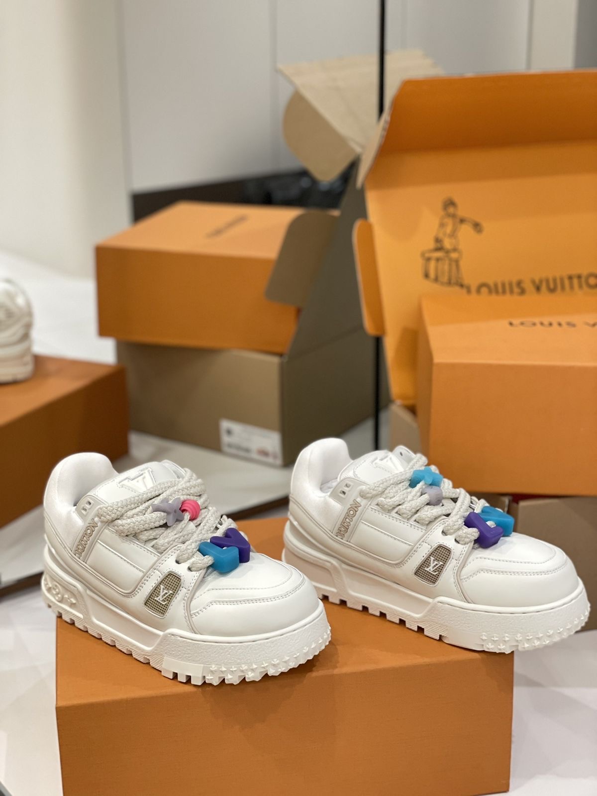 Premium Quality LV White multi