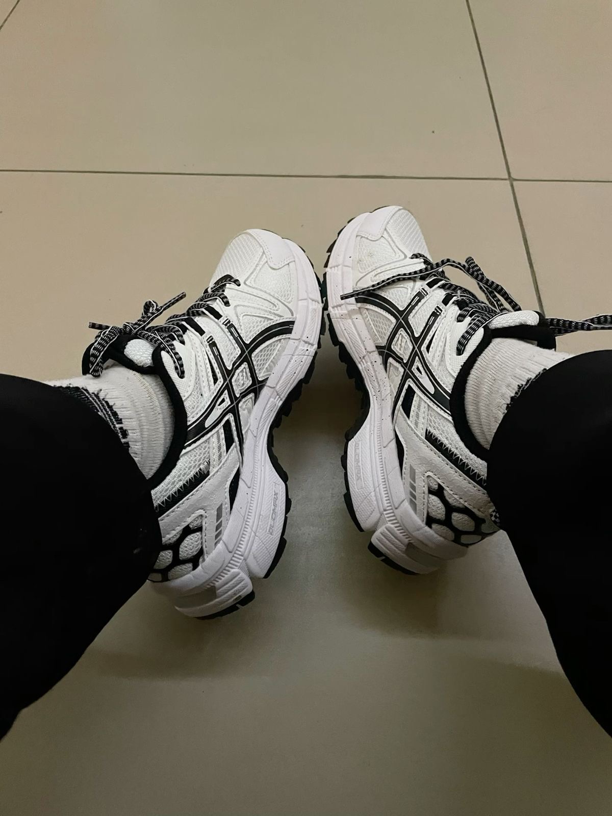 Premium Quality ASICS  Gel Kahana w/b 🐼