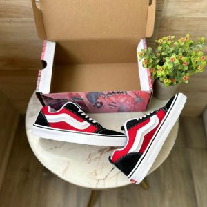 Vans old Skul touch of red 😍