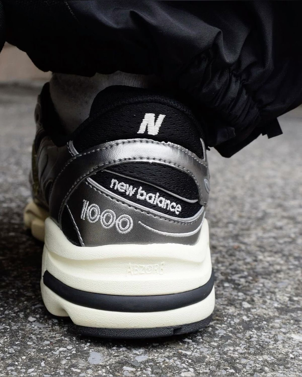 New Balance 1000 Premium Metallic Sliver