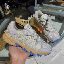 Unique ASICS Sneakers Premium