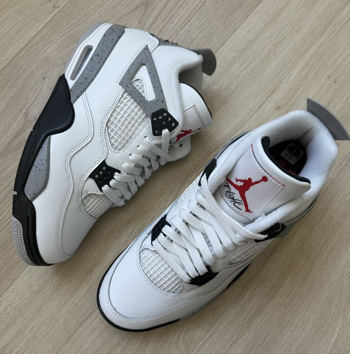 JORDAN 4 CEMENT PREMIUM QUALITY.