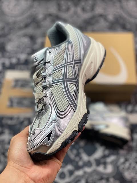 GEL - KAHANA TR V4 double sole .
