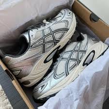 GEL - KAHANA TR V4 double sole .